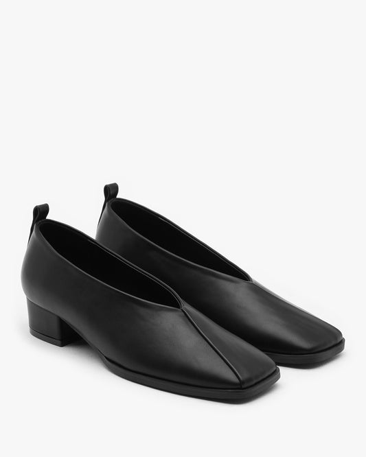 SODE V-cut Heeled Loafers_Black
