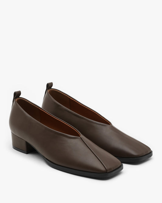 SODE V-cut Heeled Loafers_Brown