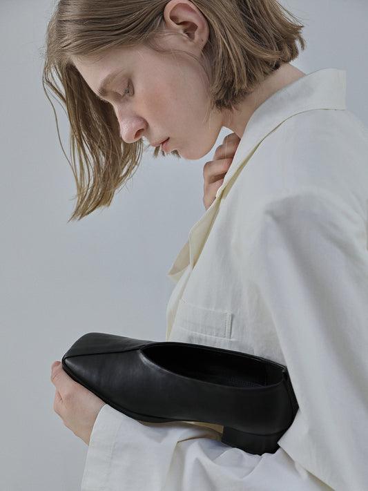 SODE V-cut Heeled Loafers_Black