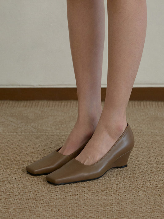BOTAE Square Wedge Pumps_Beige