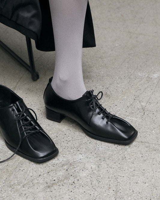 POSE Lace-up Loafers_Black