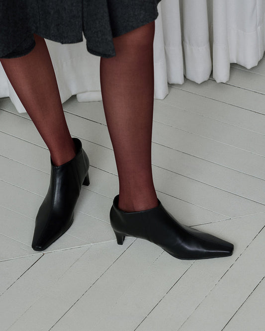 ESSEN Square Ankle Boots_Black